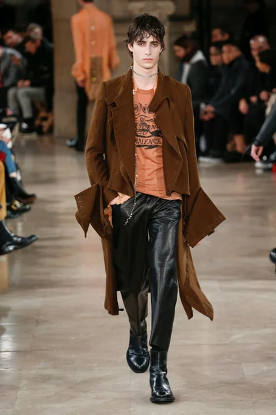 Look 33